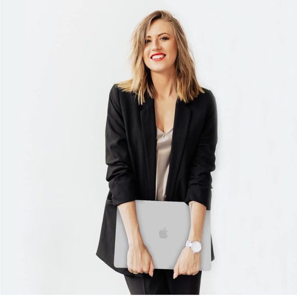 MacBook Air 13.6 inch Case, Screen Protector, & Keyboard Cover Bundle - Picture 3 of 5